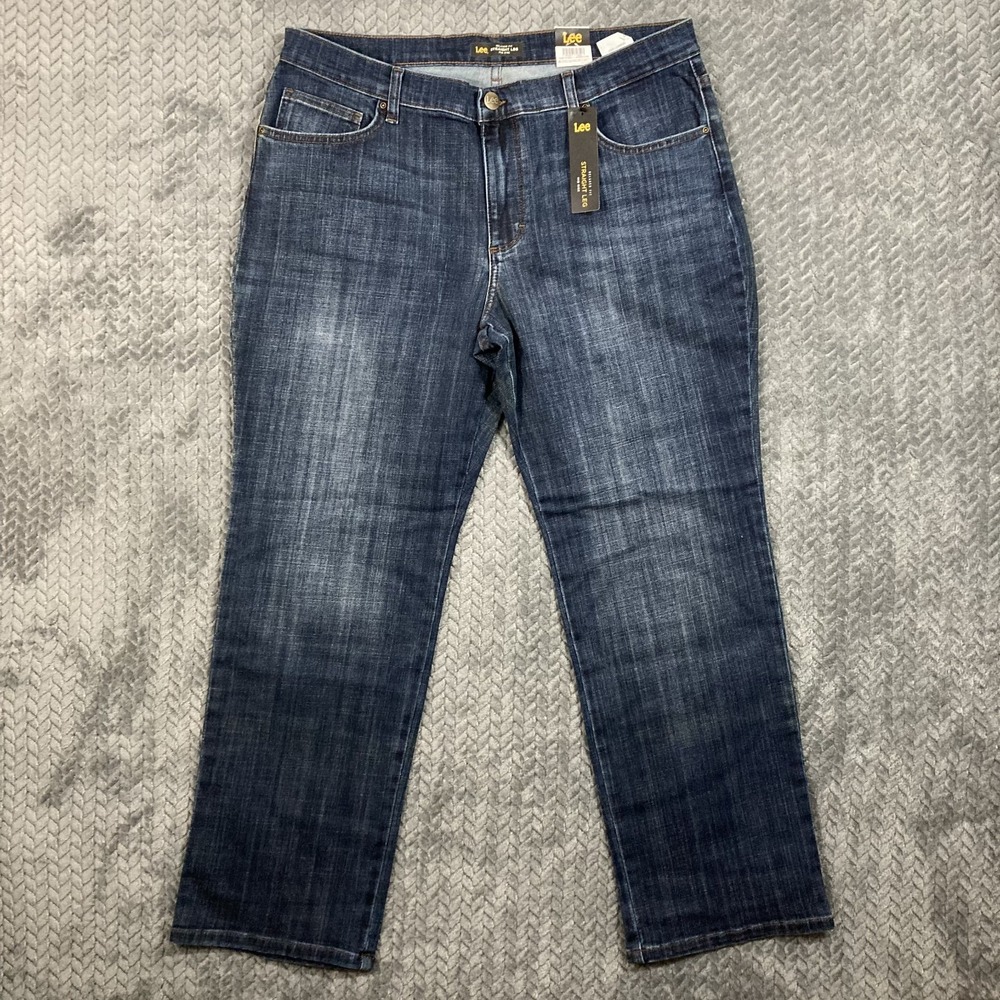 Lee Relaxed Fit Straight Leg Jeans Women's 16 Medium Blue Wash Denim NWT